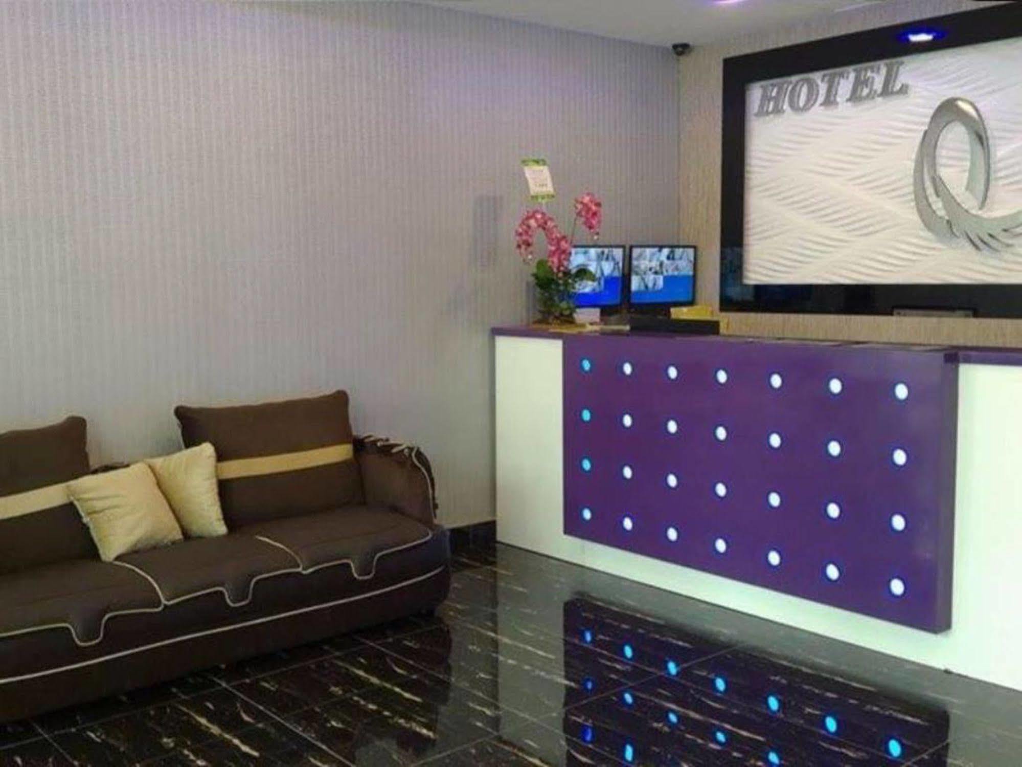 Oyo 176 Hotel Q Inn Petaling Jaya Dış mekan fotoğraf