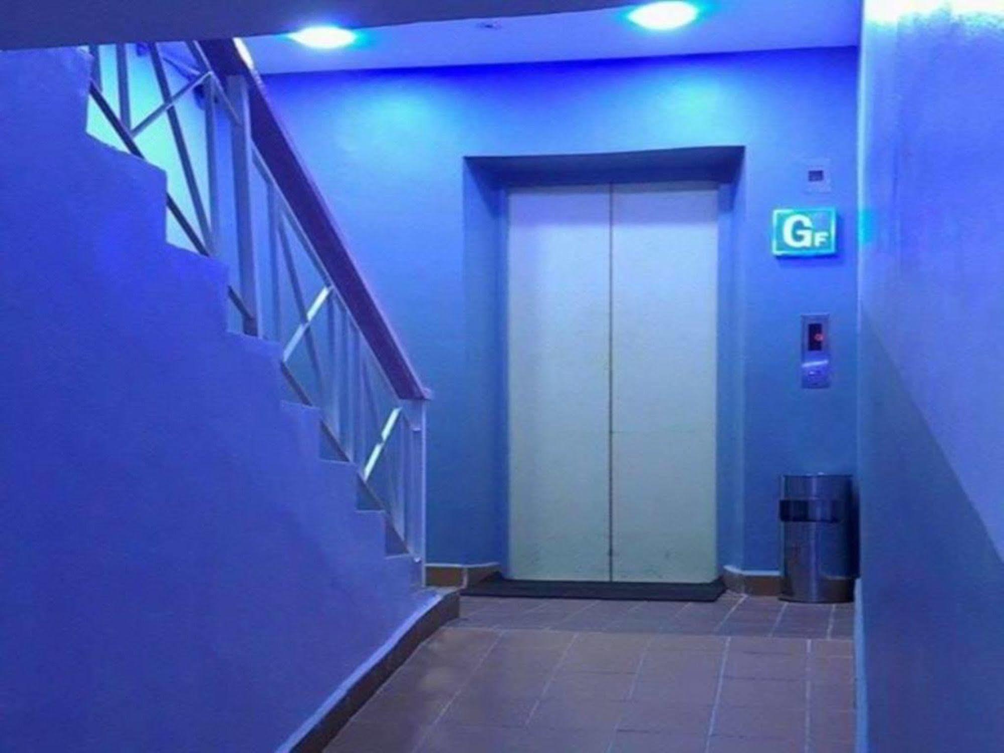 Oyo 176 Hotel Q Inn Petaling Jaya Dış mekan fotoğraf
