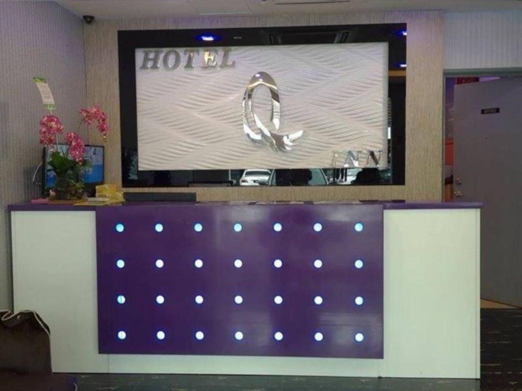 Oyo 176 Hotel Q Inn Petaling Jaya Dış mekan fotoğraf