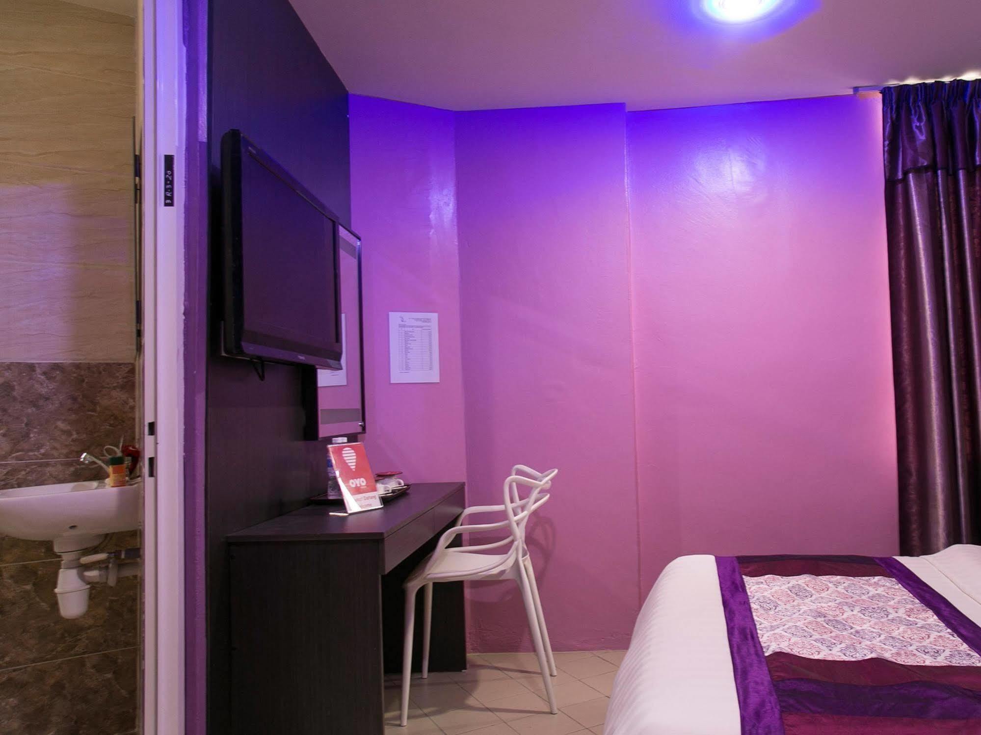 Oyo 176 Hotel Q Inn Petaling Jaya Dış mekan fotoğraf