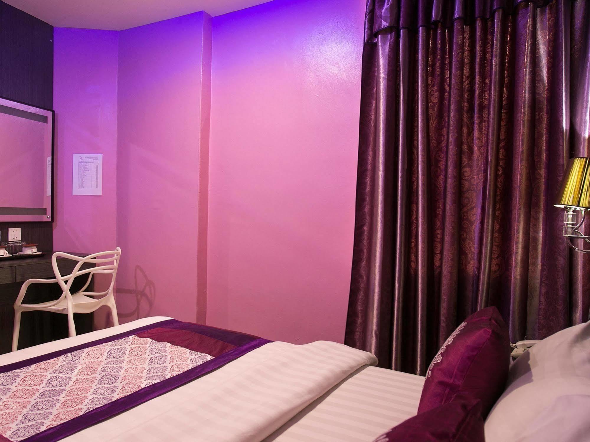 Oyo 176 Hotel Q Inn Petaling Jaya Dış mekan fotoğraf