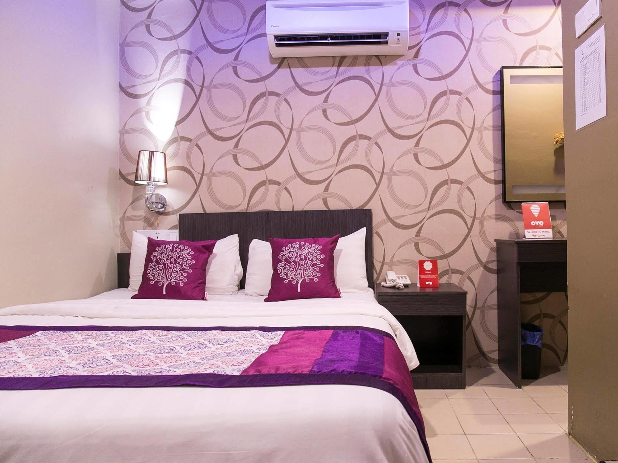 Oyo 176 Hotel Q Inn Petaling Jaya Dış mekan fotoğraf
