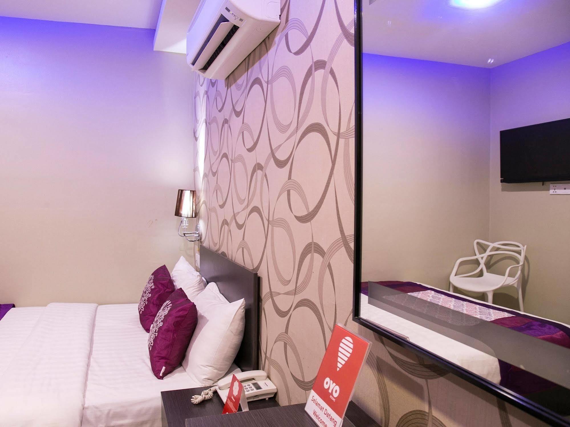 Oyo 176 Hotel Q Inn Petaling Jaya Dış mekan fotoğraf
