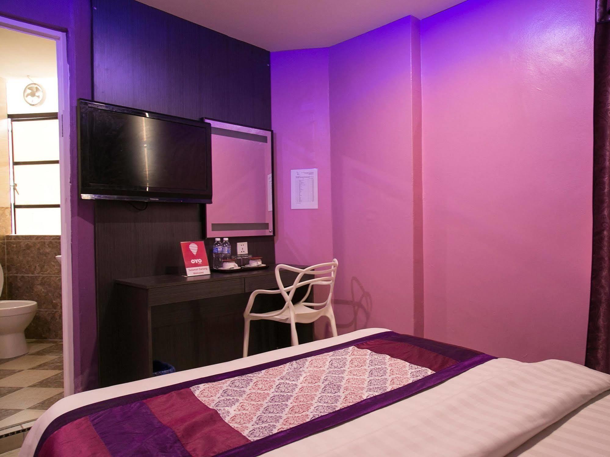 Oyo 176 Hotel Q Inn Petaling Jaya Dış mekan fotoğraf
