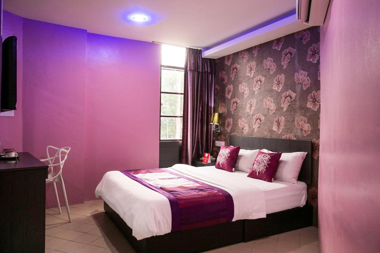 Oyo 176 Hotel Q Inn Petaling Jaya Dış mekan fotoğraf