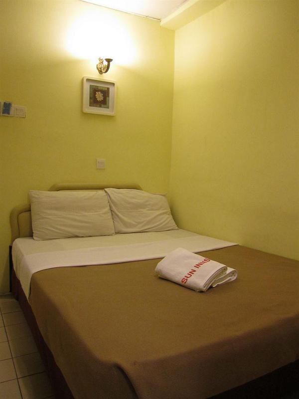 Oyo 176 Hotel Q Inn Petaling Jaya Dış mekan fotoğraf
