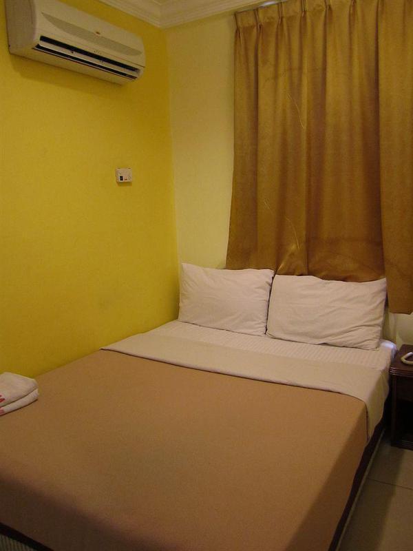 Oyo 176 Hotel Q Inn Petaling Jaya Dış mekan fotoğraf