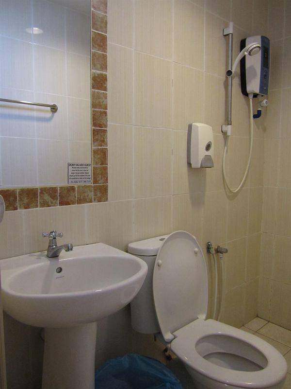 Oyo 176 Hotel Q Inn Petaling Jaya Dış mekan fotoğraf